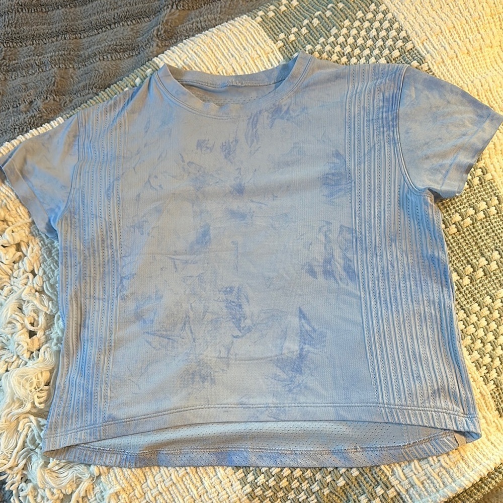 Lululemon T shirt